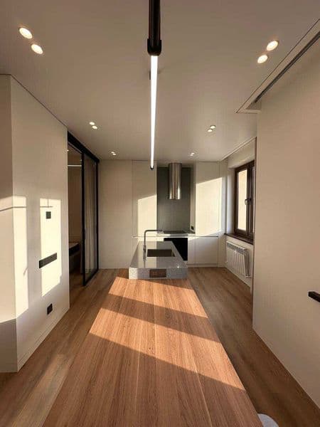 • Район: Мирзо Улугбек <br />
•<br />
• Комнат: 2<br />
• Эт — фото 2