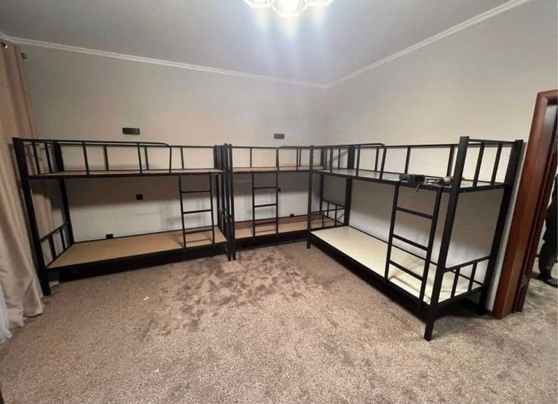 limanariya xovlida joylawgan 1 xonada 4 ta kravat  xonani ic — фото 3