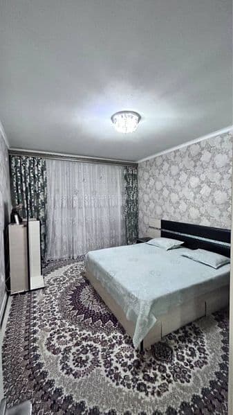 Olmazor tumani Qorasaroyda <br />
3 xonali evro remont uy ij