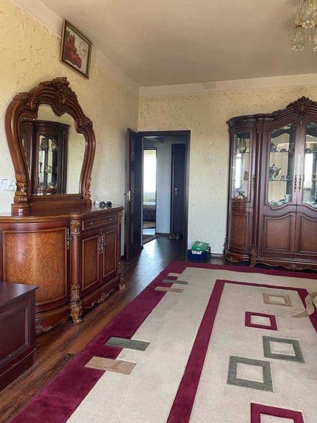 Светлая и уютная квартира в хорошем районе. Удобное располож