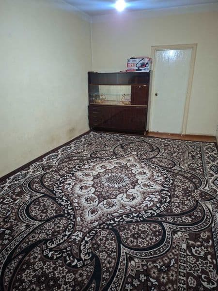 Alfraganus universiteti yoni 2 xona 3 xona qilingan