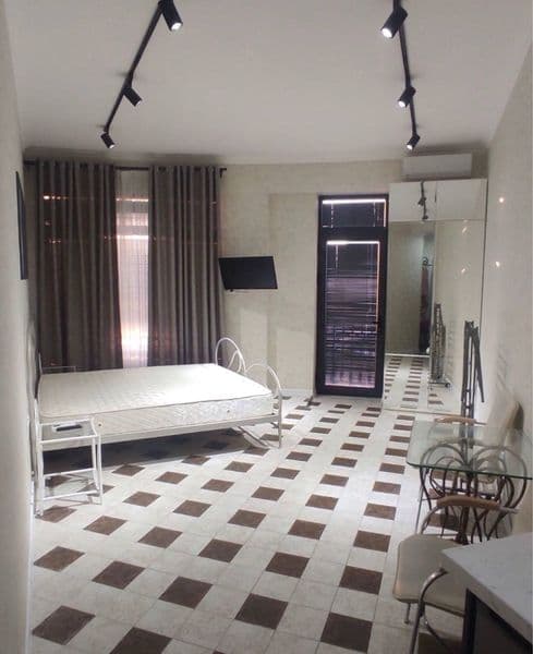 ID : 100-23<br />
1/3/8<br />
<br />
Район: Юнусабад <br />
