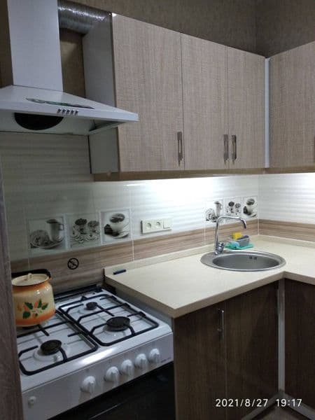 Квартира со всей техникой и обстановкой рядом метро новза