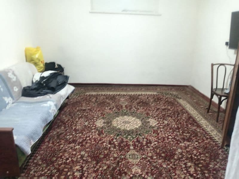 Миробод  тумани   обший двор 1хона  маклерсиз 250$ arendaga 