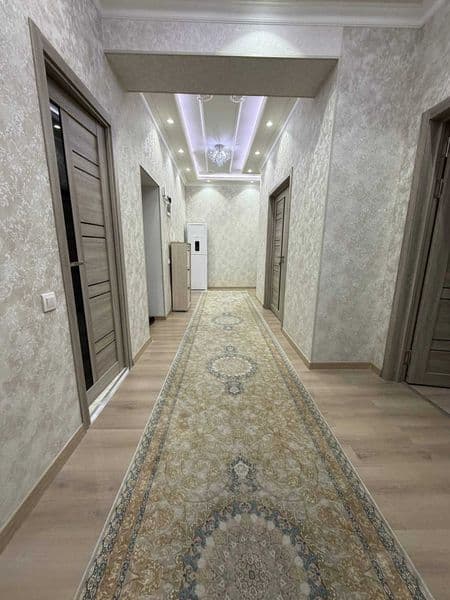 RU: Сдаётся просторная 4-комнатная квартира, идеально для се