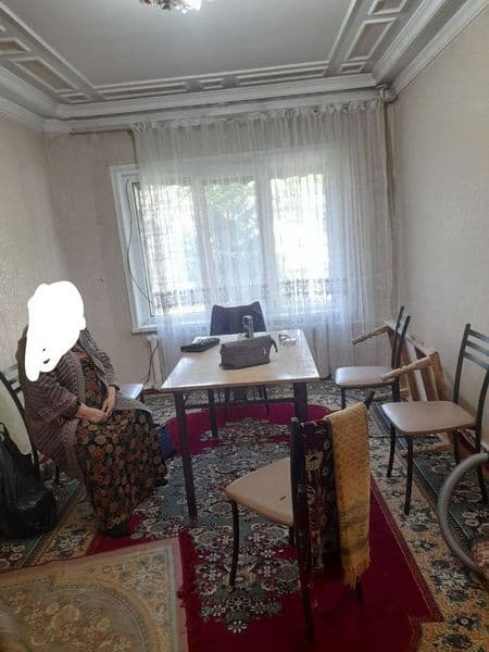 Аренда метро тинчлик 1.хонали оилага берилади расмдаги уй ха