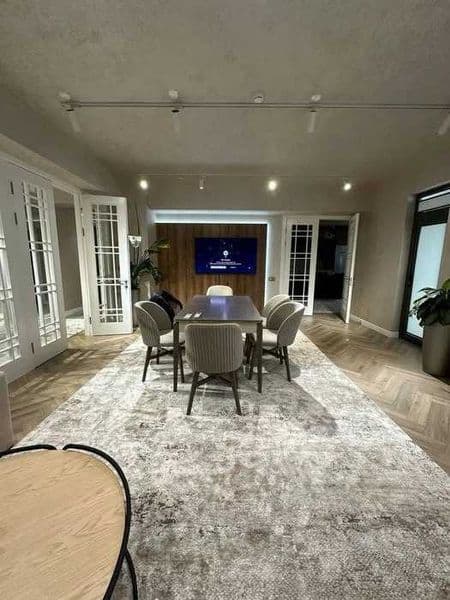 Район : Юнусабадский<br />
Ориентир : Шахристанский Метро - 