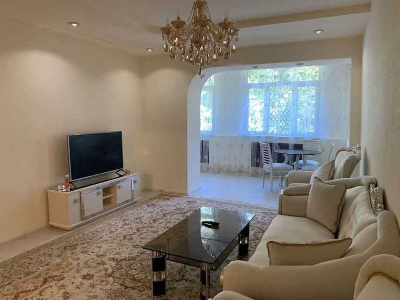 2 комнаты • 50 м² • 3/5 этаж<br />
<br />
Район: Мирзо Улугб