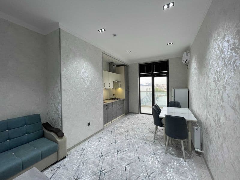 Уютная квартира с новым ремонтом в новом жилом комплексе гот