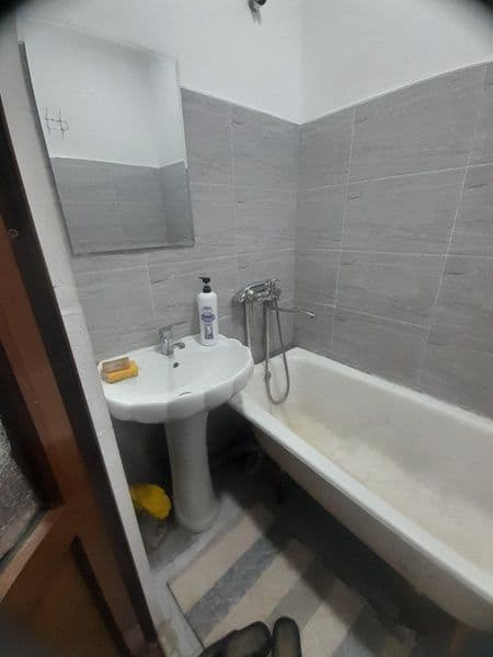 Beruniy metirosiga 1ta avtobusda borsa boladi yaqin joylashg