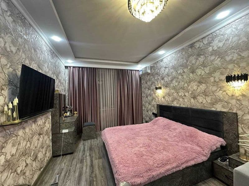 • Комнат: 2<br />
• Этаж: 12<br />
• Этажность: 27<br />
• П