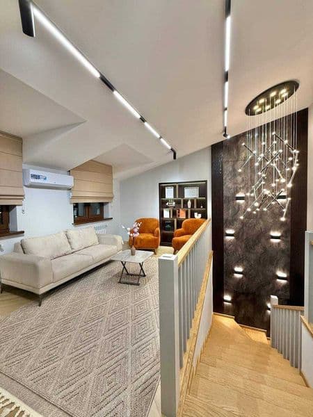 К вашему вниманию рады представить 5 х комнатную квартиру на