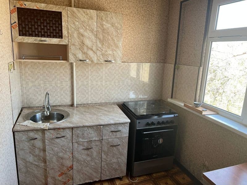 Olmazor tumani Medgaradok Arab maktabi yonida 1 xonali uy 4-