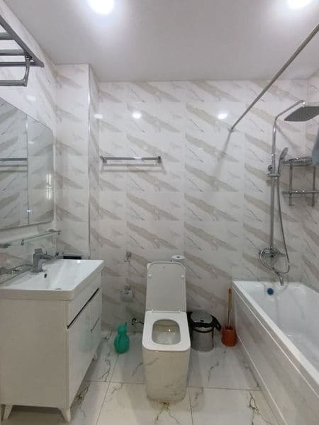 Yunusobod metro bekati<br />
Метро ёнида қулай ва тинч ҳудуд — фото 3