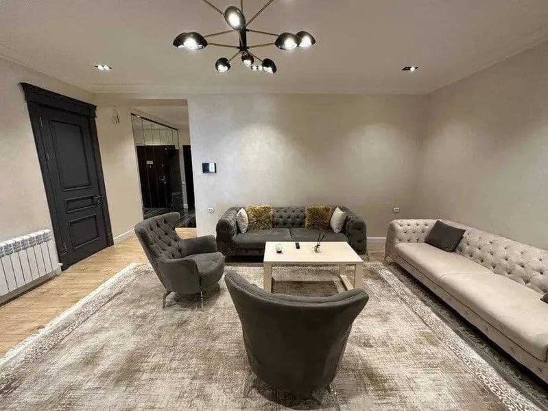 Район: Яккасарайский<br />
Адрес: Шота Руставели<br />
<br /