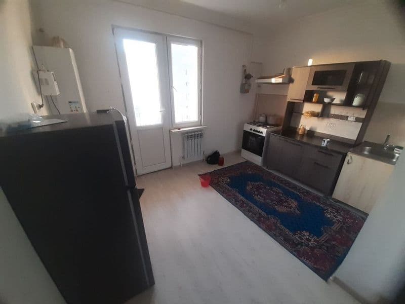 Яшнобод олмос махалла арендага квартира <br />
3 хонали. 4ми