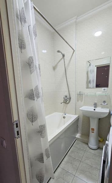 Собственник сдаёт квартиру в центре города<br />
<br />
Лока — фото 5