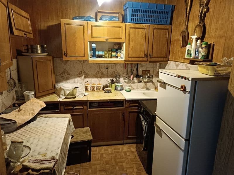 Чилонзор 16 квартал<br />
Аринтир метро<br />
3 хона 4 этаж4