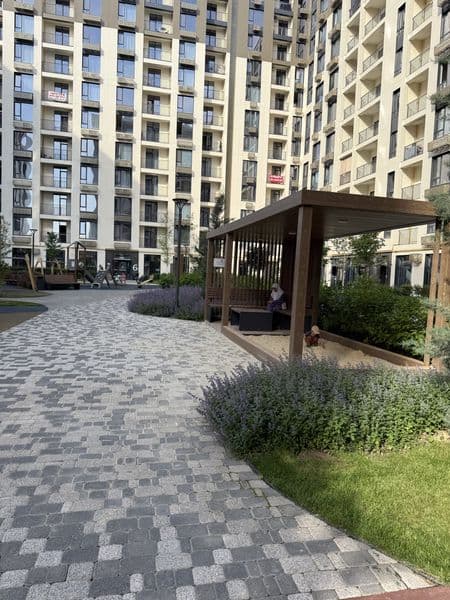 Hamma qukayliklarga ega shundoq kirib yashashga barcha kerak