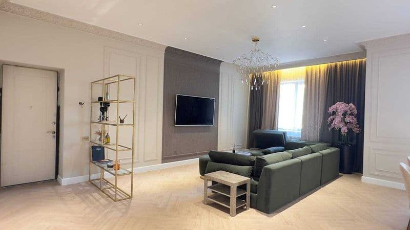 • ЖК: Kazahstan<br />
• Комнат: 2<br />
• Этаж: 5<br />
• Пл