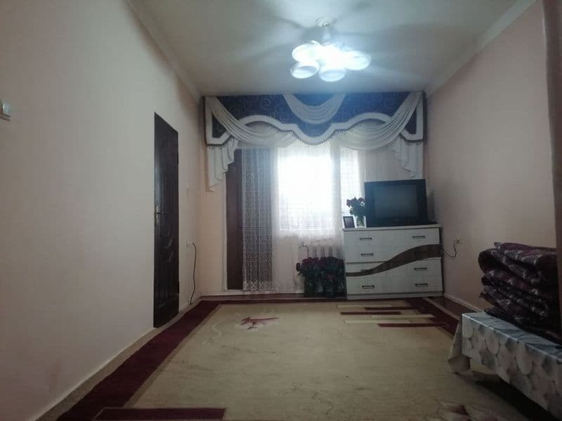 Ijaraga 2 xonali kvartira beriladi 300$<br />
Makler 100$<br
