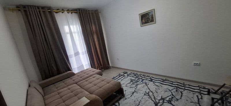 Panelnida ijaraga kvartira bor 1 xonali yangi novostroyka uy