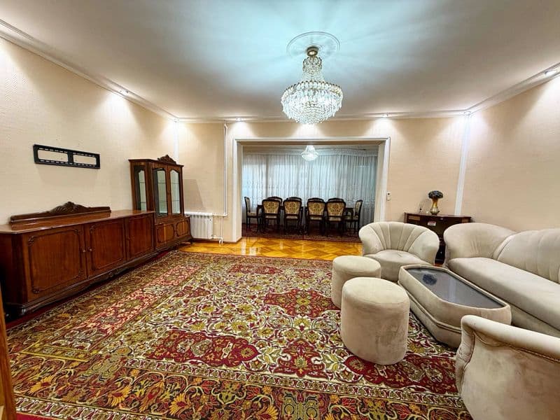 Чистая уютная квартира с классическим ремонтом <br />
<br />