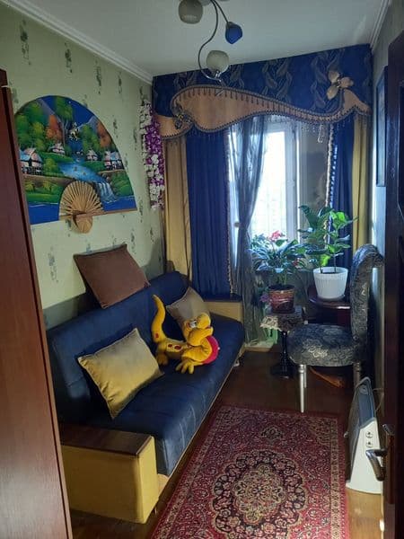 Комната светлая, чистая.Паркет, раскладнойдиван, шифоньер,ши — фото 5