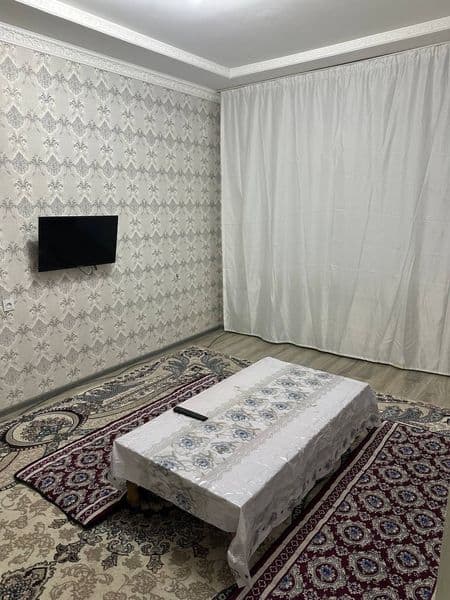 Srochna metro oldida 1xona 3etaj oylaga beriladi maklerski u