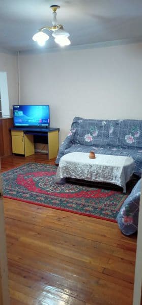 Сдам свою двухкомнатную квартиру на длительный срок. 8 этаж,