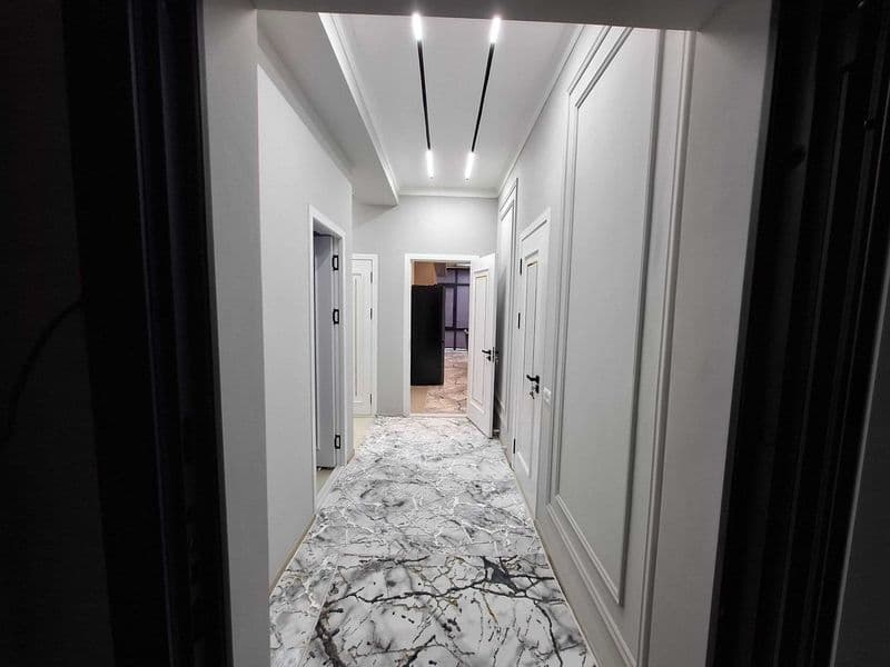 Сдаётся уютная квapтирa . Два санузла. Ecть все необходимое.