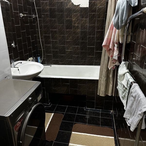 Новза метро Е кв 3/7/9 <br />
3 х комнатная квартира в аренд
