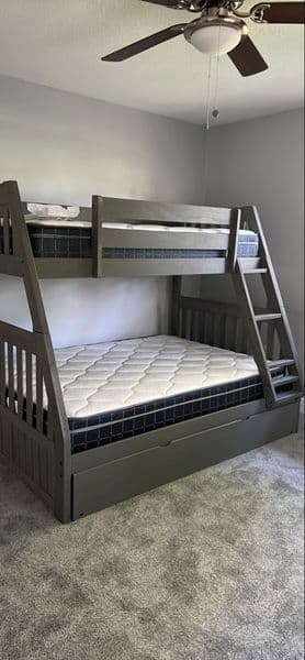 Сдается комната в аренду на участке. В отдельной комнате (с 