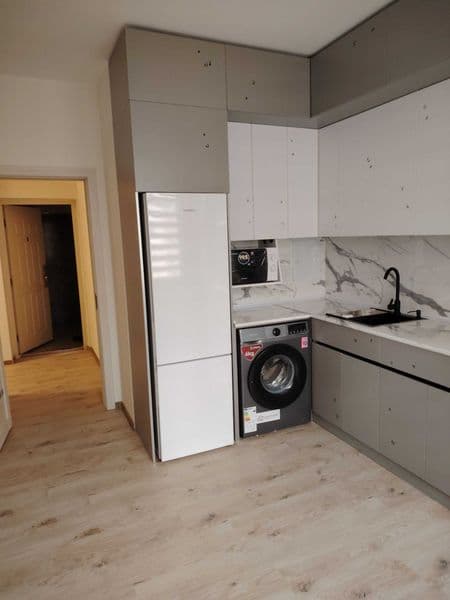 Район: Алмазарский<br />
Адрес: Алмазар сити<br />
<br />
• 