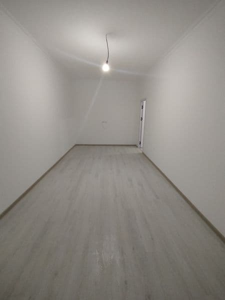 Gilam qoyib beriladi makler xaqqi yarmi boladi realniy oluvc