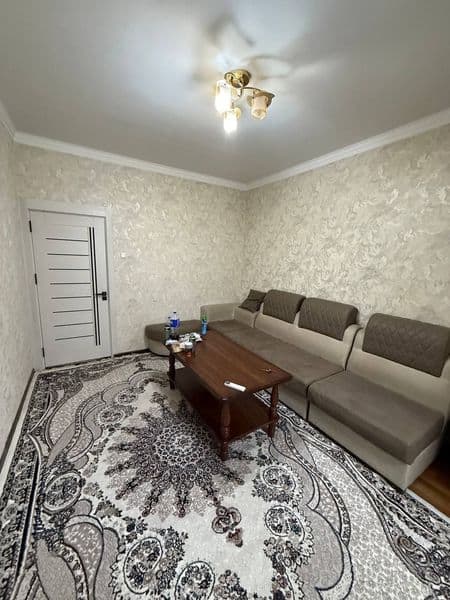 Аренда чиланзар 17.  Двух комнатная.  Есть телевизор холодил