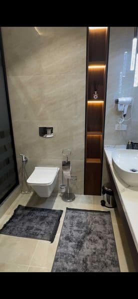 Рядом есть: Аэропорт Больница, поликлиника, Детская площадка — фото 2