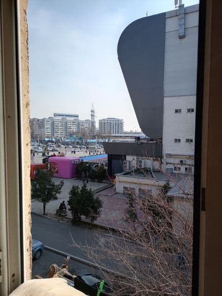 Yaxshi bitta yoki ikkita bolani ijaraga olaman. Yonimizda Me