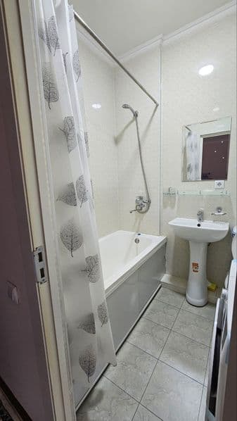 сдам  свою  квартиру в центре по улице махтумкули грин парк. — фото 4