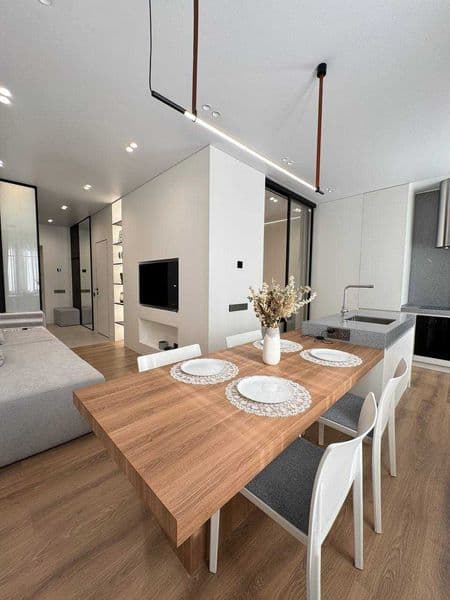 Жилой комплекс: NRG U-Tower<br />
Количество комнат: 3<br />