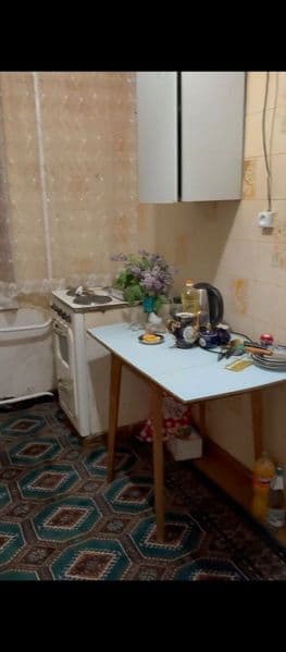 Рядом находится метро школа детский сад поликлиника остановк