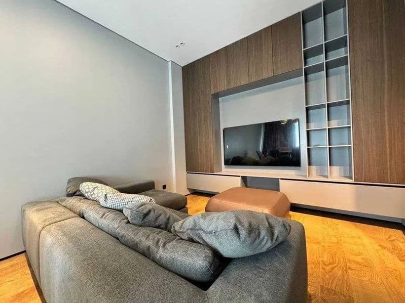 Характеристики:<br />
2 ком <br />
• Этаж: 5/8 <br />
• Обща