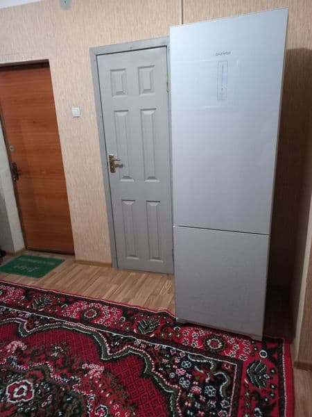 3-комнатная, 2 этаж, подъезд с домофоном. Крытая стоянка для — фото 3