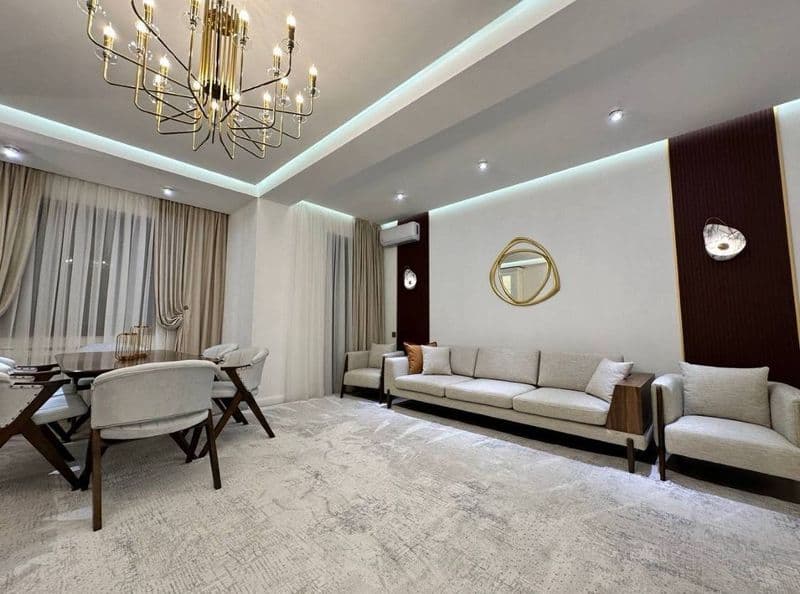 Аренда <br />
<br />
Район: Мирзо Улугбекский<br />
ЖК Янги 