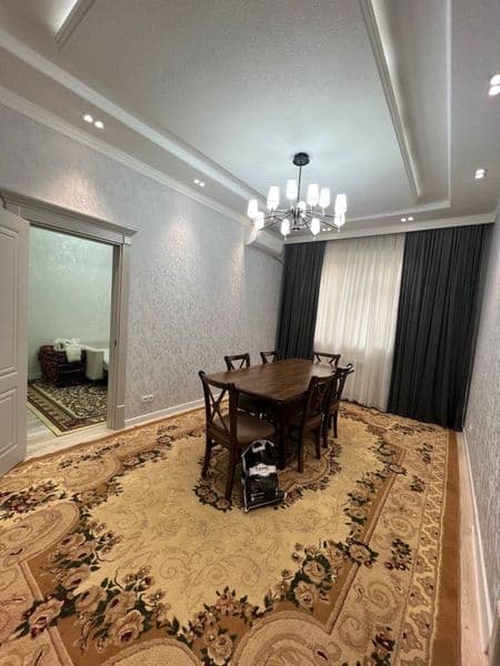 Maksim gorkiy eko bozorga yaqin <br />
Qizlar bilan sherikli