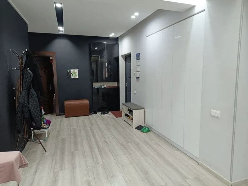 Сдается большая 4-комнатная квартира на Юнусабад-13.<br />
< — фото 4