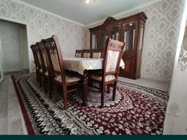 G'afur G'ulom metrosiga yaqin, <br />
Avtobuslar: 100, 123, 