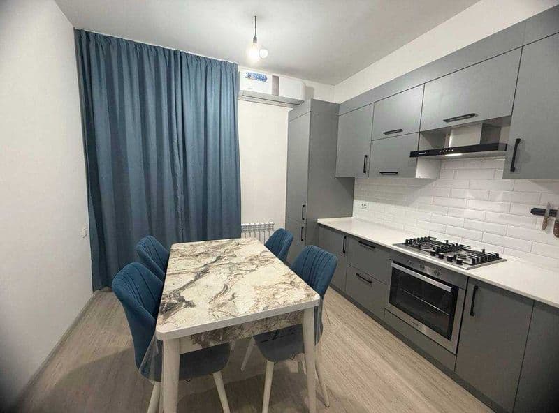 Сдаётся шикарная 1-комнатная квартира в Новостройка<br />
<b — фото 2