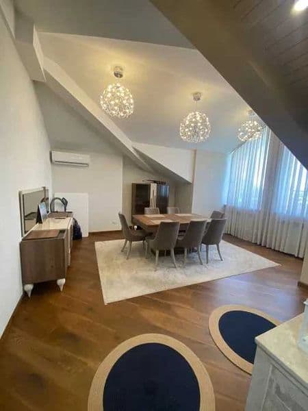 Сдается 3 комнатная квартира <br />
112 кв.м. <br />
2 сан у