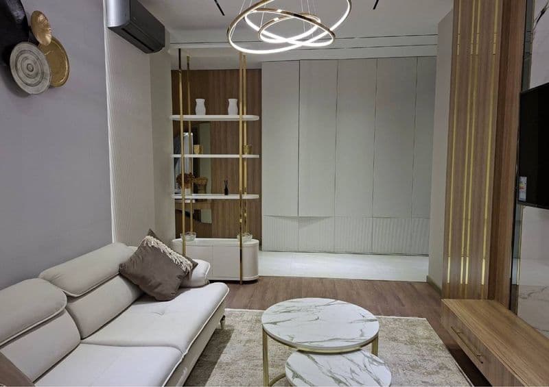 Аренда<br />
2 комнатная квартира <br />
60 квадратных метро